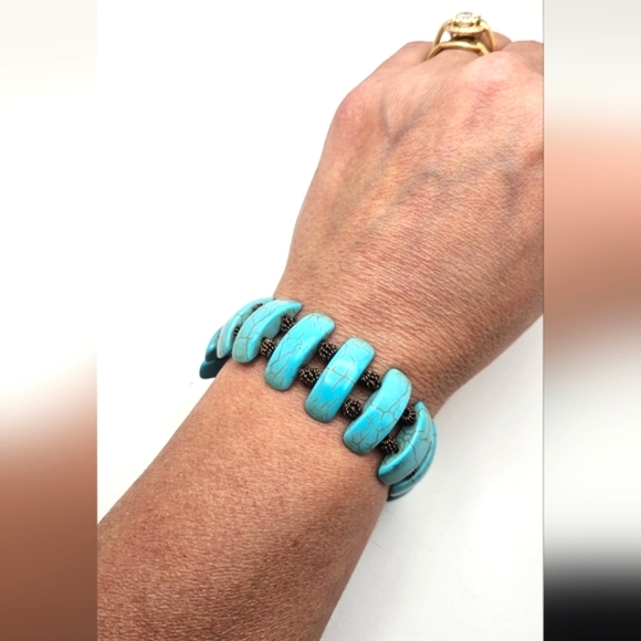 🟢3/$19🟢 Turquoise Howlite Copper Beaded Bracelet UNISEX BOHO - Picture 1 of 5